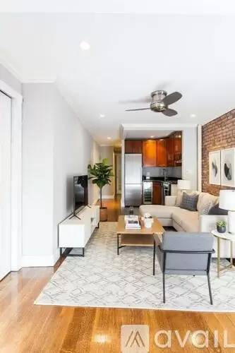 Main picture of 1373 1st Ave