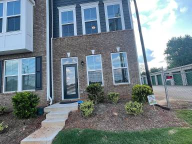 Main picture of 4916 Old Pineville Rd