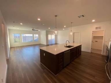Main picture of 113 E Tyler Ave