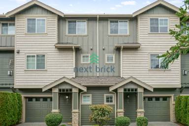 Main picture of 4650 NE 3rd Ln