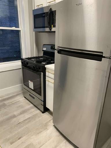 Main picture of 5105 Hudson Ave