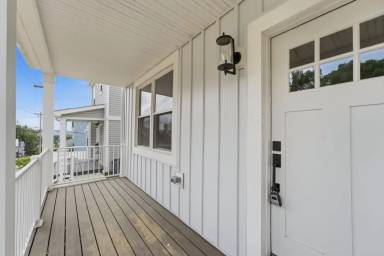 Main picture of 325 N Aiken Ave