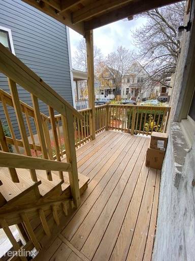 Main picture of 2125 W Ainslie St