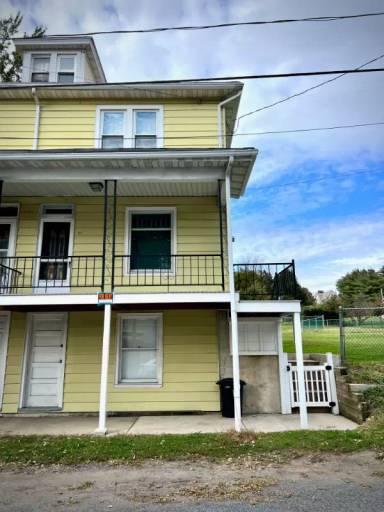 Main picture of 127 Walnut St