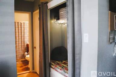 Main picture of Columbia Knoll Condominiums