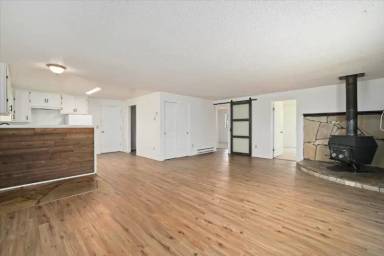 Main picture of 3812 S Gulley Ave