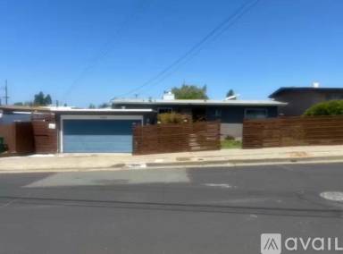 Main picture of 1040 E Meadow Ave