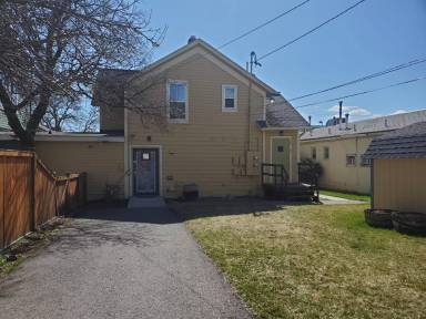 Main picture of 508 1/2 E Broadway St