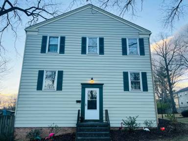 Main picture of 202 Huntington Ln