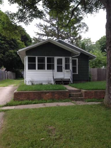 Main picture of 914 Hall St