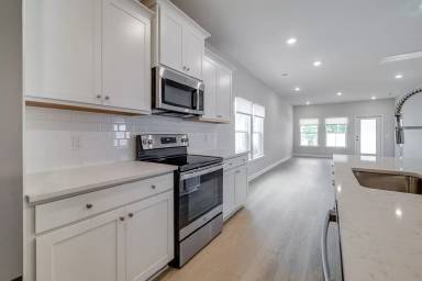 Main picture of 128 Holloway Hl