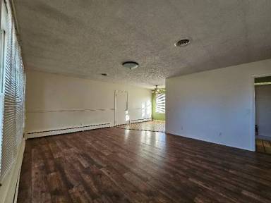 Main picture of 1810 Six Points Rd