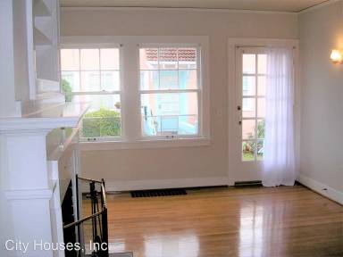 Main picture of 1034 SE 45th Ave