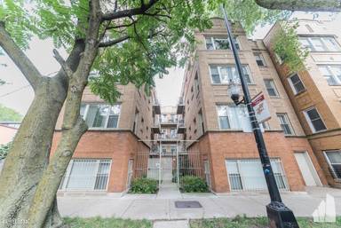 Main picture of 1009 N Oakley Blvd