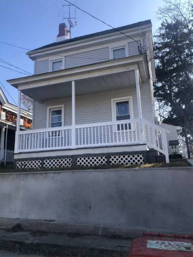 Main picture of 119 N Laurel St