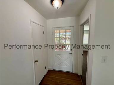 Main picture of 10 Suzanne St