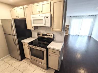 Main picture of 355 S Madison Ave