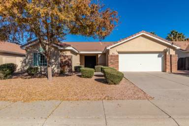 Main picture of 842 W Cooley Dr