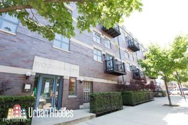 Main picture of 865 W Buckingham Pl