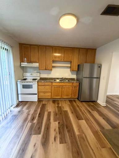 Main picture of 5 Randwood Ct