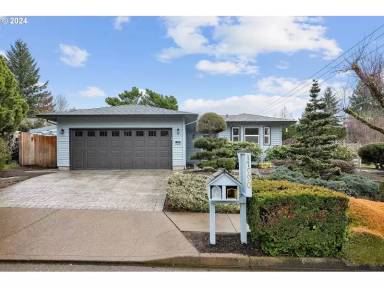 Main picture of 17990 SW 106th Ave