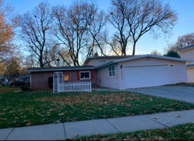 Main picture of 7235 York Ln