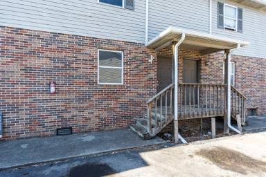 Main picture of 131 Bob Fitz Rd