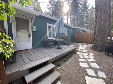 Main picture of 2530 Elwood Ave