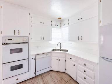 Main picture of 8424 Reading Ave