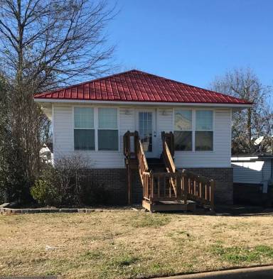 Main picture of 930 16th Ave E
