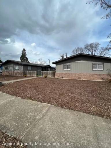 Main picture of 834 W 2nd St