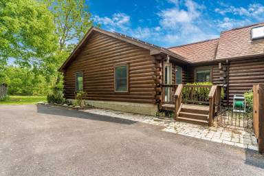 Main picture of 8737 Indian Springs Rd