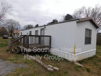 Main picture of 1561 Benton Station Rd