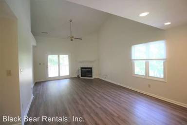 Main picture of 3 Timberlake Dr