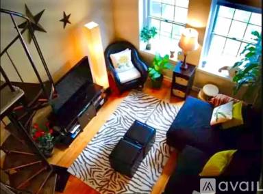 Main picture of 3006 S Columbus St
