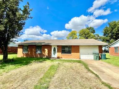 Main picture of 912 Pardew St