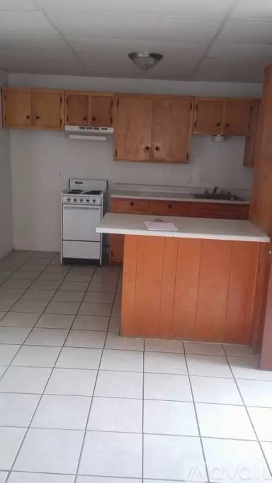 Main picture of 519 W Main St