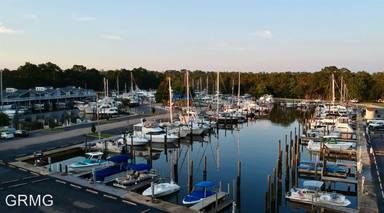 Main picture of 900 Marina Blvd