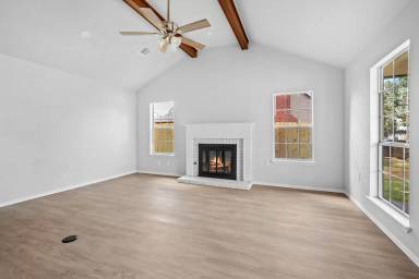 Main picture of 2410 W Mulberry St