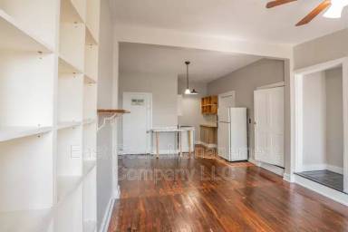 Main picture of 917 N Calvert St