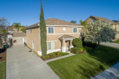 Main picture of 37157 Stardust Way