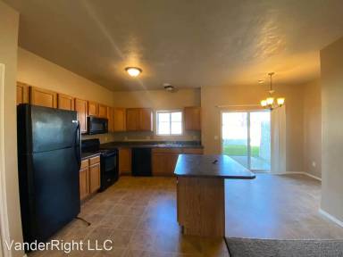 Main picture of 3501-3805 W 93rd St