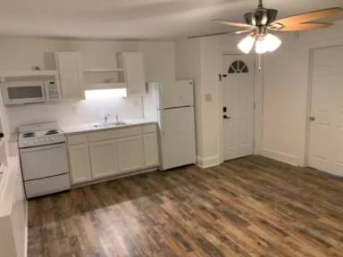 Main picture of 3000 N Oak St