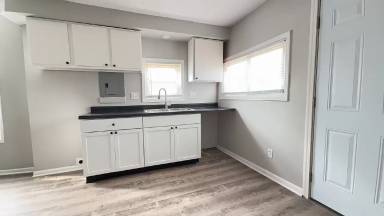 Main picture of 1202 E 5th St