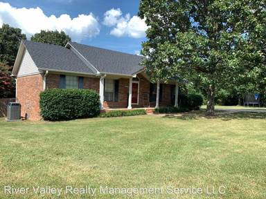 Main picture of 1127 Holly Dr