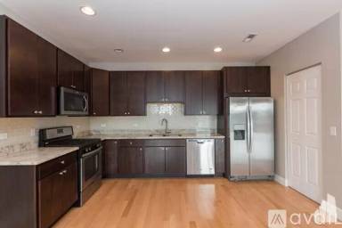 Main picture of 1653 N Western Ave