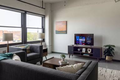 Main picture of 1800 Washington Ave