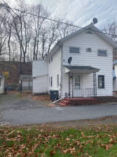 Main picture of 49 Linden St