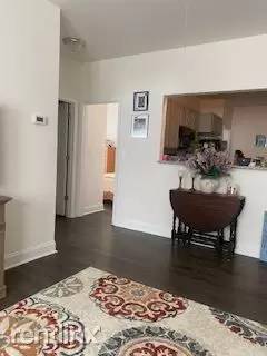 Main picture of 101 W Langdon Ave