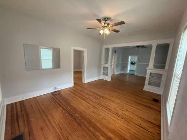 Main picture of 1310 E Strong St